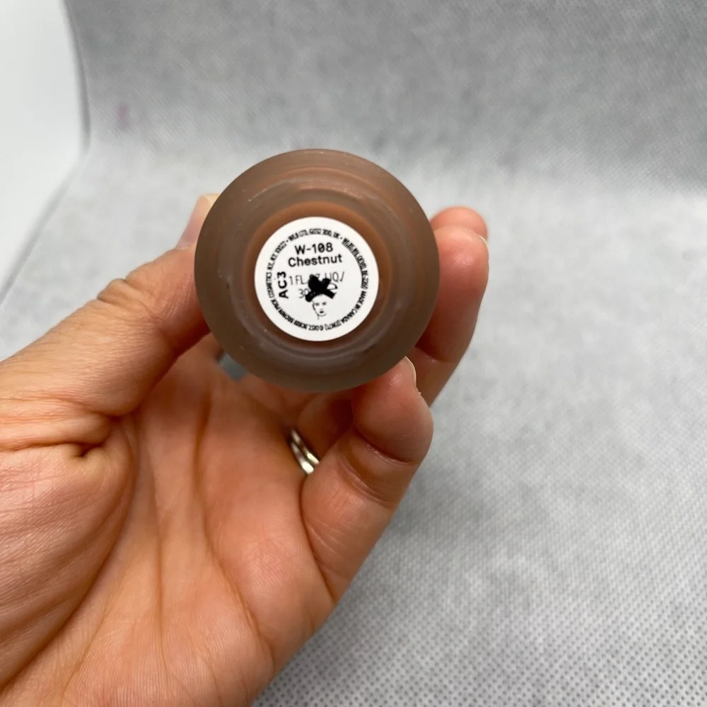 Bobbi Brown Weightless Skin Foundation - Warm Tan